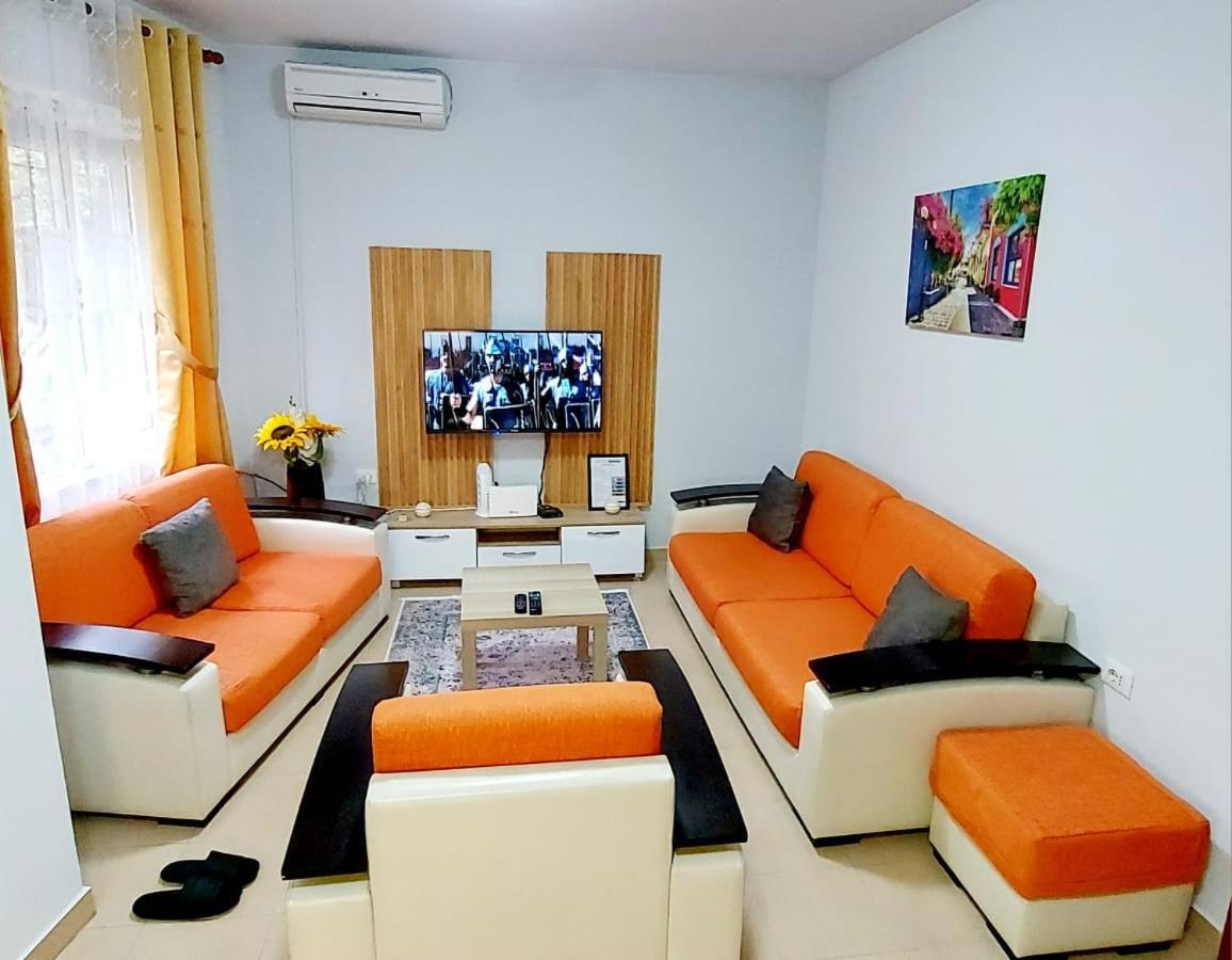 Skanderbeg Square Apartments Tirana Esterno foto