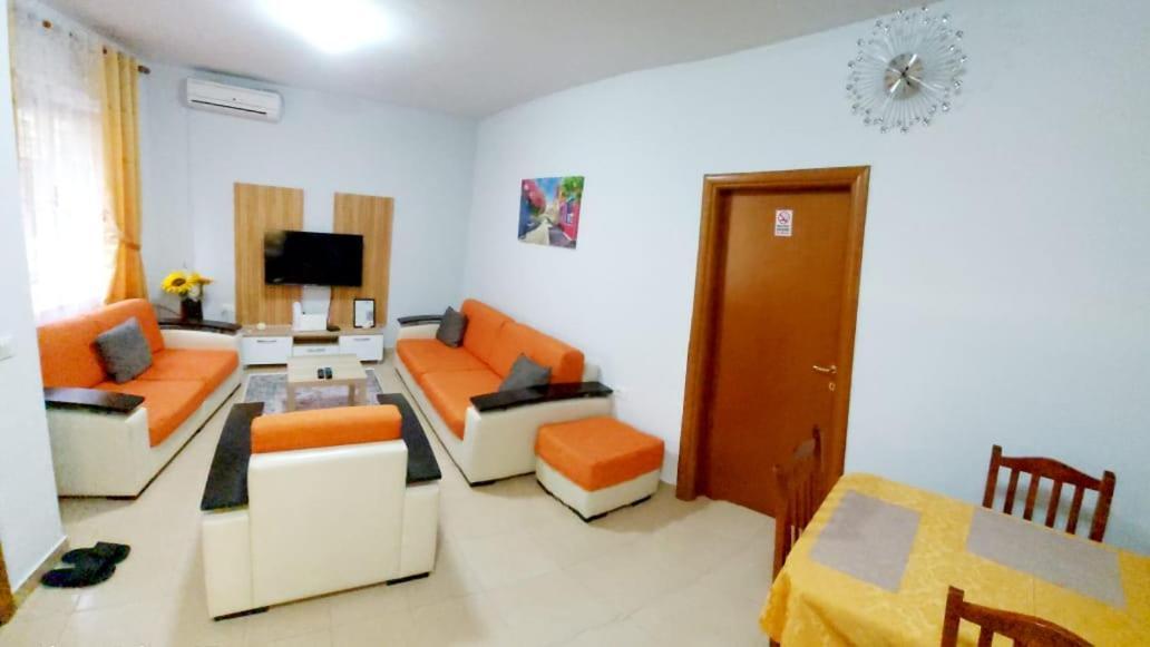 Skanderbeg Square Apartments Tirana Esterno foto